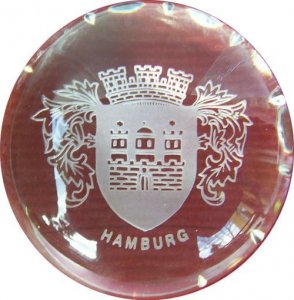 Kristall Souvenir Briefbeschwerer rund Hamburg Stadtwappe