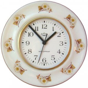 Keramik Küchenuhr rund "Mapple" Ahornblätter Braunrand Funkuhr