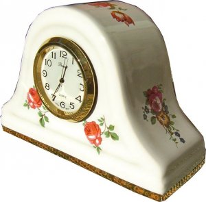 Keramik Kleinuhr Napoleonform mittelgroß Chippendale Rosen, Gold